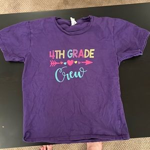 Girls 4th grade T-shirt (M)